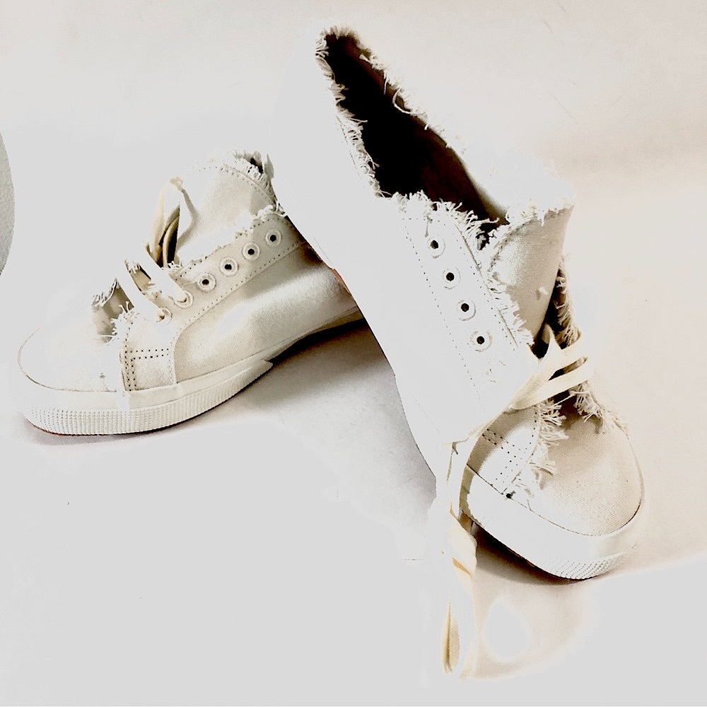 Superga  Organic Cream Color Low Canvas Lace Sneakers